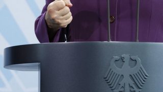 Меркел: Излизането на Гърция от еврозоната трябва да се избегне на всяка цена