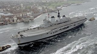 Британският самолетоносач Ark Royal ще бъде превърнат в изкуствен риф