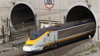 Втори ден има затруднения за пътниците на влаковете Eurostar под Ламанша