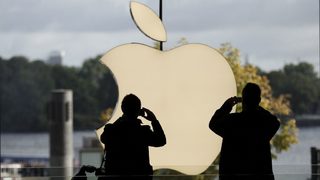 Брандът Apple е поскъпнал с цели 58% до 33.5 млрд. долара.