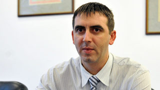  ...  Николов, управител на "Първа финансова <span class="highlight">брокерска</span> <span class="highlight">къща</span>": С краткосрочни решения не могат ... 