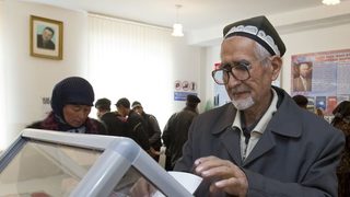 Президентските избори в Киргизстан ще определят бъдещето на страната