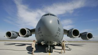 Парламентът в Киргизстан реши да изгони авиобаза на САЩ