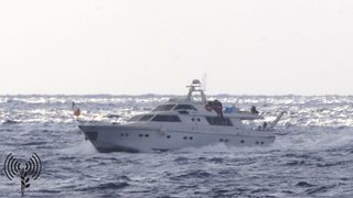 Израел задържа евродепутат <span class="highlight">на</span> борда <span class="highlight">на</span> кораб за Газа