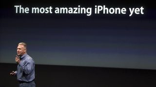 Гласовият асистент Siri се оказва почти безполезен без интернет