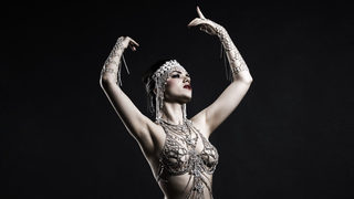 Бурлеската Lady Flo: "Режимът ми е да се радвам на живота!"