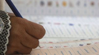 Египет гласува и се учи в движение как се правят свободни избори