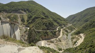 Пътната <span class="highlight">агенция</span> ще иска НЕК да плаща поддръжката на "златния" път при "Цанков камък"
