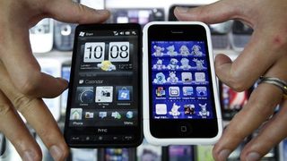 Софтуер следи действията на потребителите на смартфони