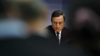 ЕЦБ е готова да се меси още в дълговата криза