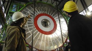 CERN тръгва на лов за "божествената частица" утре