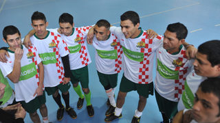 "Отборът <span class="highlight">на</span> <span class="highlight">надеждата</span>" ще представя България <span class="highlight">на</span> световното за бездомни