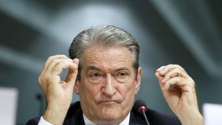 Санкциониран от САЩ бивш премиер на Албания поведе бунт, за да оглави опозицията