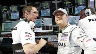 Михаел Шумахер е изпреварвал най-много във Формула 1 през 2011 г.