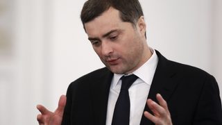 Медведев назначи "сивия кардинал" Сурков за вицепремиер по модернизацията