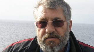Деян Енев, писател: Добрата литература умива душите на хората