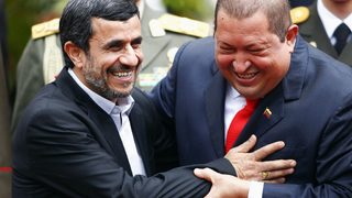 Чавес, Ахмадинеджад и словесната им война срещу империализма