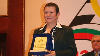 Почина първата дама в българския автомобилен спорт <span class="highlight">Елена</span> <span class="highlight">Апостолова</span>
