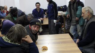 Над 73 000 румънци ще останат без социални помощи за неплатени данъци