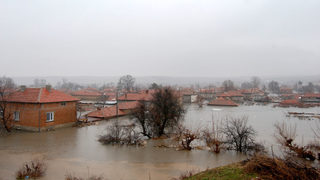 Наводнението в село Бисер взе три жертви до момента (снимки и видео)