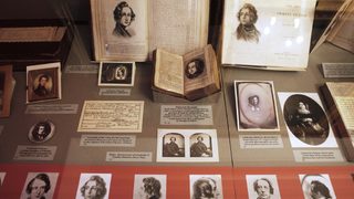 "Коледна песен" на <span class="highlight">Дикенс</span> - все така актуална 170 години след първото й издание