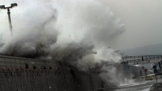 Бедствието застигна и Черноморието (обновена в 18.20 ч. и видео)
