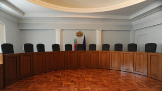 Опозицията сезира Конституционния съд за депутатската проверка на указите на Първанов
