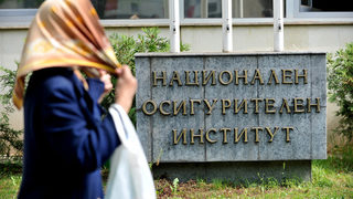 Тристранката ще обсъди идеи за промени в осигуряването