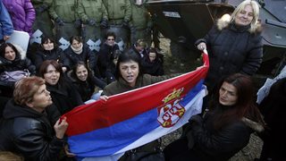 Косовски сърби отново блокираха пътища в знак на протест