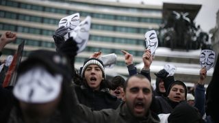 Anonymous отправи предупреждение към българското правителство (видео)