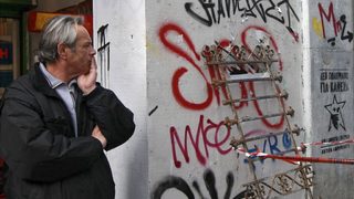 Културата отлита като дим в опустошената Атина