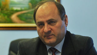 Евтим Костадинов: Хиляди от ДС и с "червени куфарчета" ще бъдат скрити без текста за "картончетата"