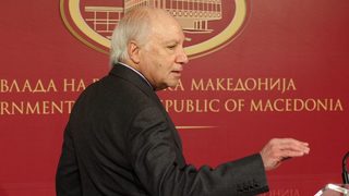Македонски вестници: Нимиц дойде в Скопие с празни ръце