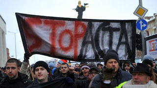 Европарламентът отхвърли ACTA с убедително мнозинство
