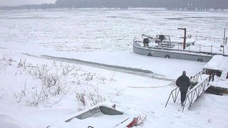 Започва контролирано взривяване на ледовете по река Дунав
