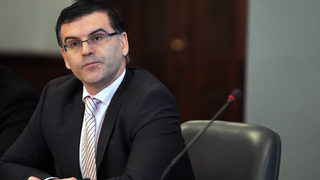 Дянков обмисля сваляне на ДДС на две стъпки