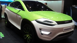 Фотогалерия: "<span class="highlight">Магна</span> Щайер" събра SUV, пикап и кабриолет в една кола
