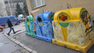 Новият <span class="highlight">закон</span> <span class="highlight">за</span> <span class="highlight">отпадъците</span> зацикли в парламента
