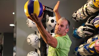 Йордан Йовчев и футболисти на Левски откриват нов магазин Sport Depot