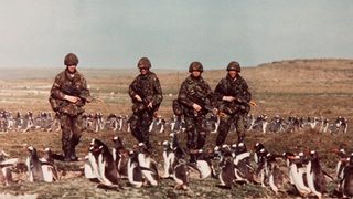 30 години след войната: Лондон трудно ще защити Фолклендските <span class="highlight">острови</span>