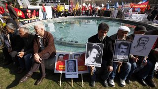 Започна процесът срещу лидера на преврата в Турция от 1980 г. Кенан Еврен