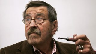Израелски писатели помолиха световната общност да осъди <span class="highlight">Гюнтер</span> <span class="highlight">Грас</span>
