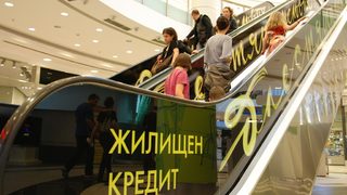 Лихвите по кредити в лева и евро започват да се изравняват