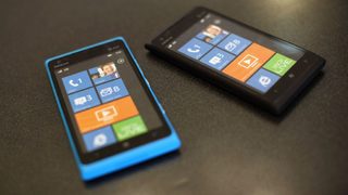 Lumia 900 струва на Nokia едва 217 долара