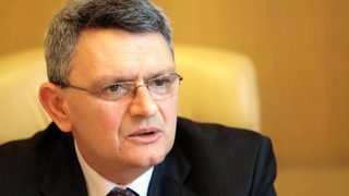Веселин Златев, председател на Комисията <span class="highlight">за</span> защита на потребителите: Няма да отстъпим пред банките