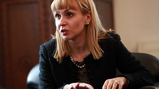 Ковачева призовава граждански организации да следят комисията по конфискацията