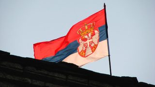 Сърбия гласува за президент при заплаха от протести