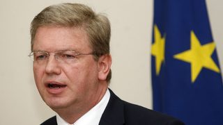 Еврокомисар Фюле заплаши Босна и Херцеговина със санкции