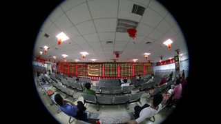 Политическата несигурност притисна еврото