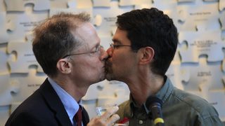 Конституционният съд в Испания потвърди законността на еднополовите бракове